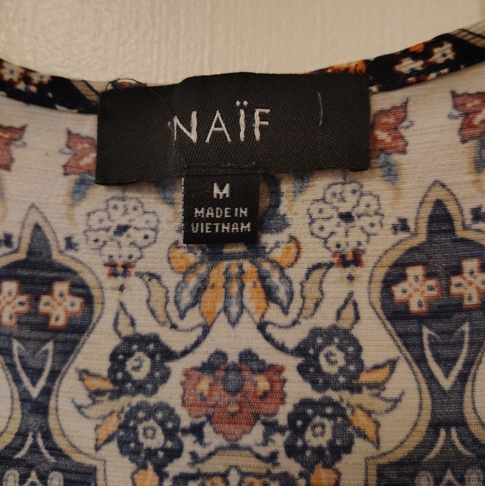 Naif Patterned Sleeveless Top - Picture 9 of 9
